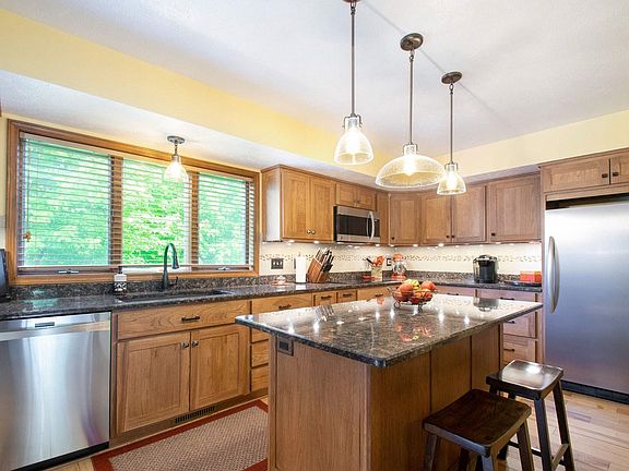 2nd image of 1553 Burgundy Ct