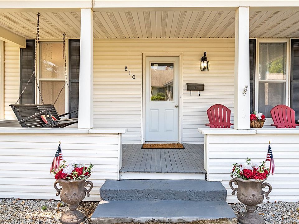 810 W South 1st St, Shelbyville, IL 62565 Zillow