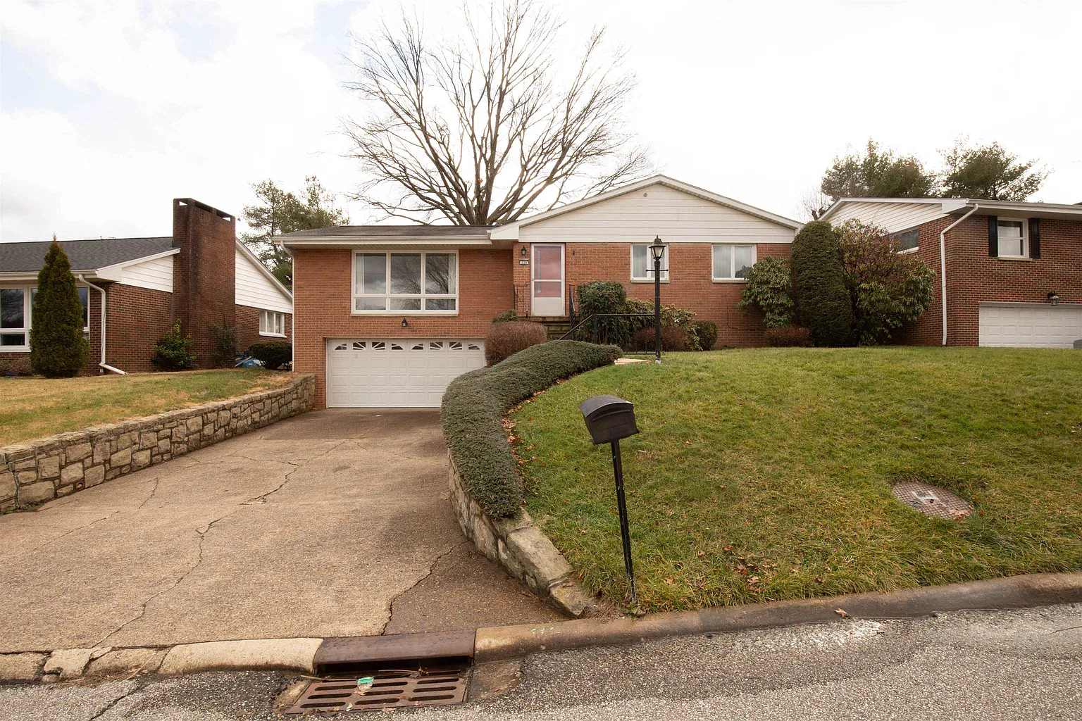 116 Elwood Ave photo 1