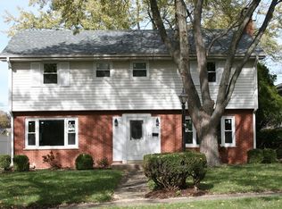 50 W Leslie Ln, Villa Park, IL 60181