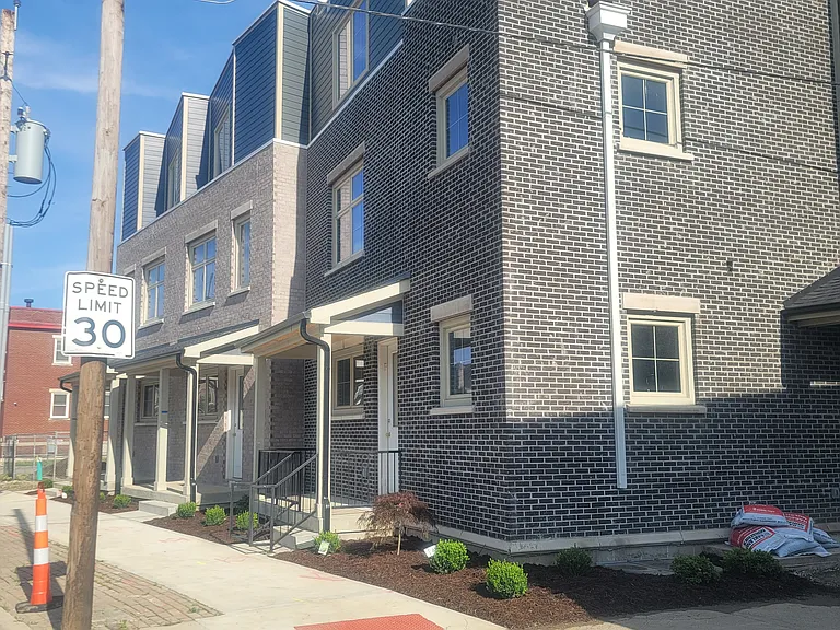 1014 E Long St #A — Photo 2