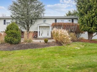 4 Hampton Rd, Airmont, NY 10901