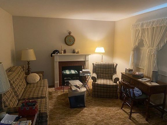 2nd image of 326 Old North St
