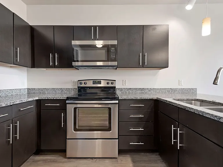 Freshwater Plaza Apartments — Photo 10
