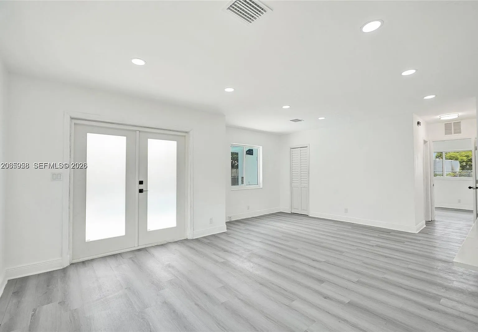 Ziladen Properties — Photo 2