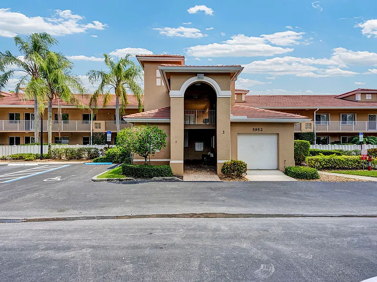 5952 Regal Glen Dr #103 — Photo 48