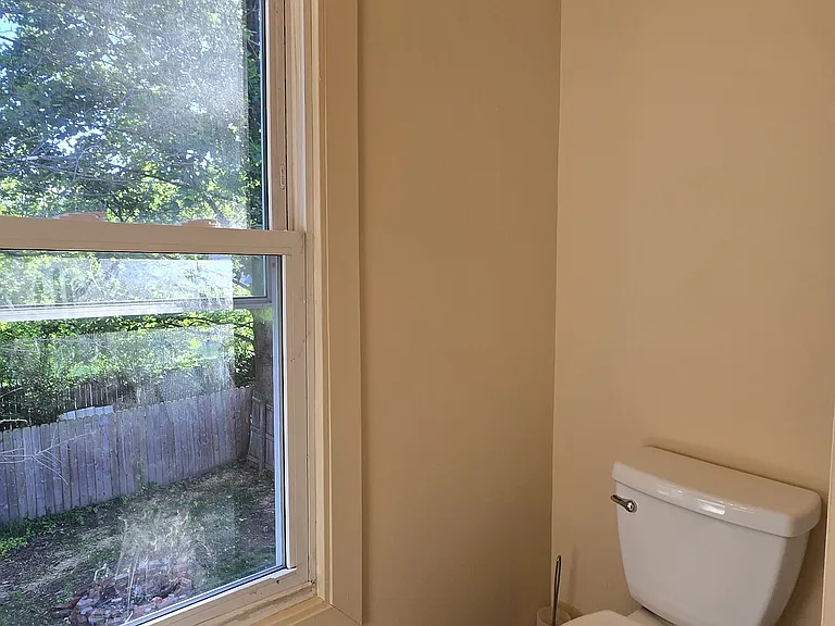Full Bath (2nd Floor)