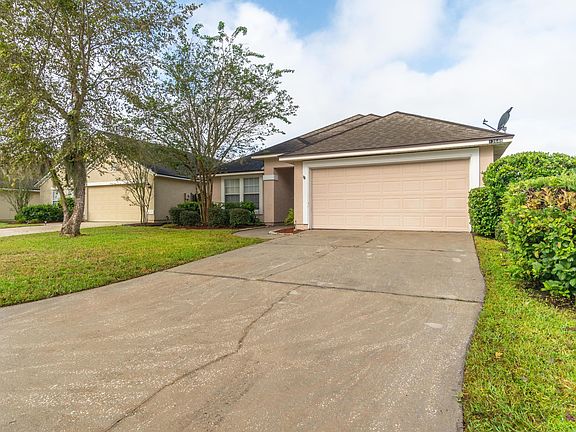3rd image of 13648 Canoe Ct