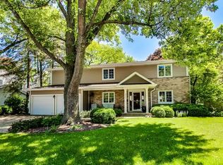 321 Willow Ave, Deerfield, IL 60015