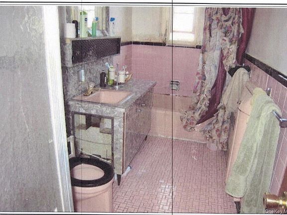 3rd image of 673 E 57th Street