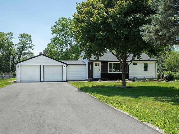 2nd image of 2013 Maplewood Dr