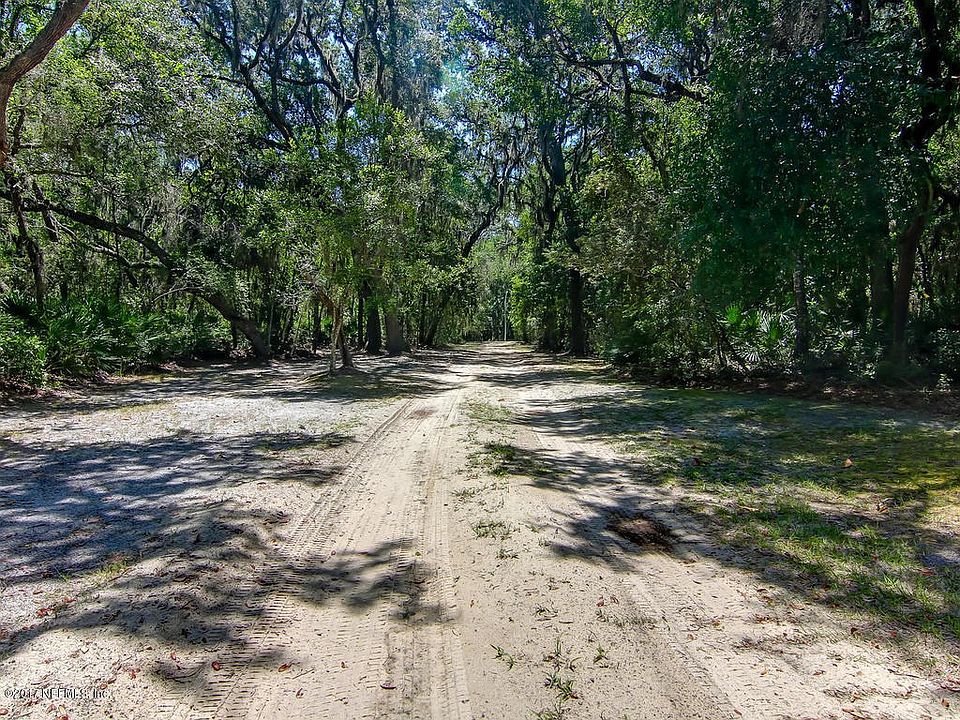 Your driveway to paradise!