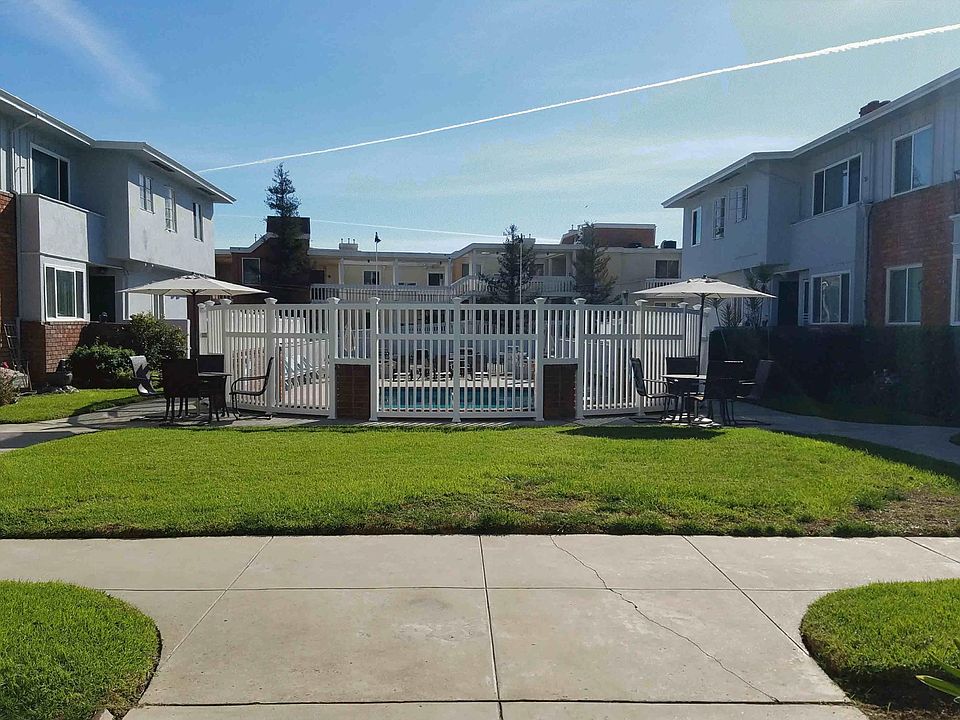 2nd image of 3930 Los Feliz Blvd APT 209