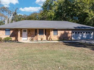 807 E College St, Athens, TX 75751