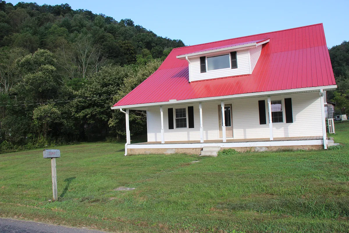 Building Photo - 2540 Pine Orchard Rd #2540