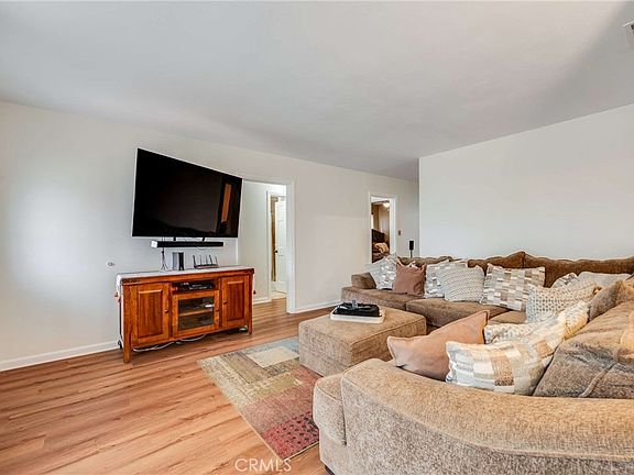 4th image of 4557 Albury Ave