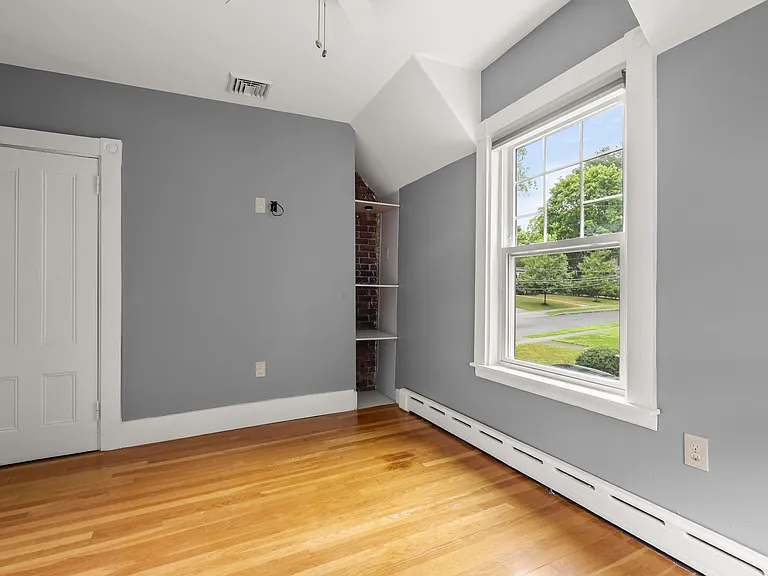 103 Hollis Ave — Photo 25