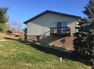 1222 Schneiders Crossing Rd NW APT A, Dover, OH 44622