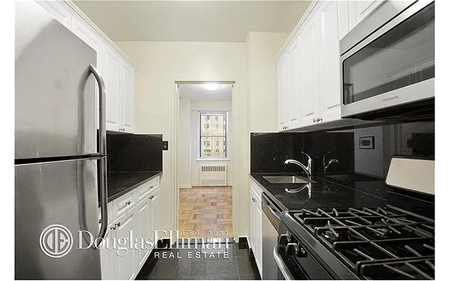 Rented by Douglas Elliman | media 15