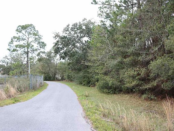4th image of 12 Oaks Dr