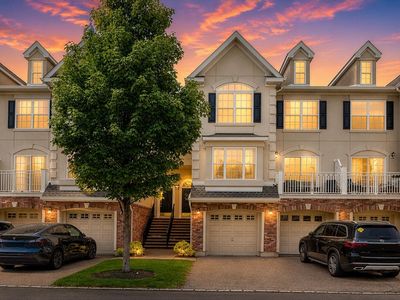 196 Blue Heron Dr #196, Secaucus, NJ, 07094