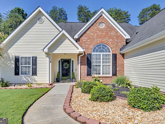 2nd image of 514 Hamlet Dr
