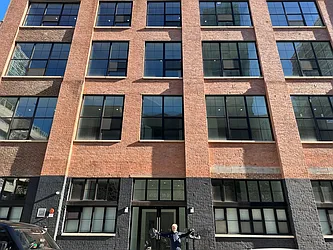 Rented by R New York