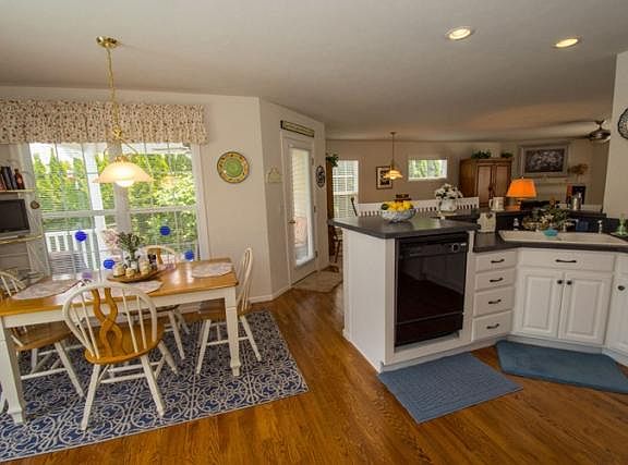 5th image of 6519 Redenbacher Ct