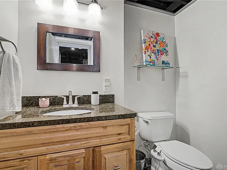 333 Thruston Blvd E — Photo 43