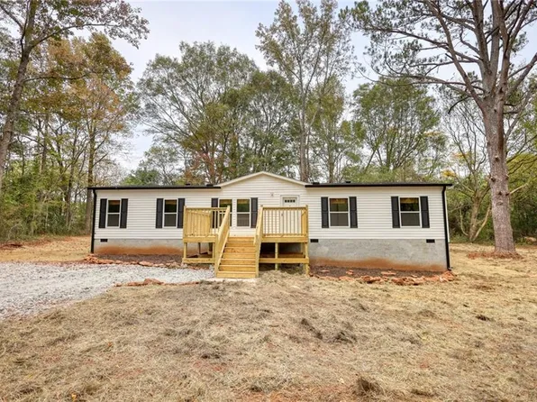 2253 Cole Dr, Social Circle, GA 30025