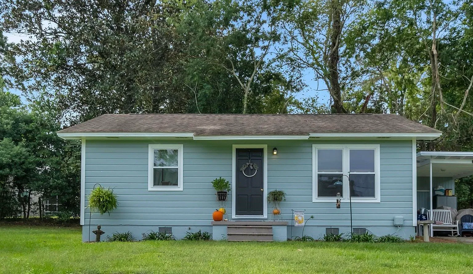 2 bed, 840 sqft, $1,300 — Photo 1