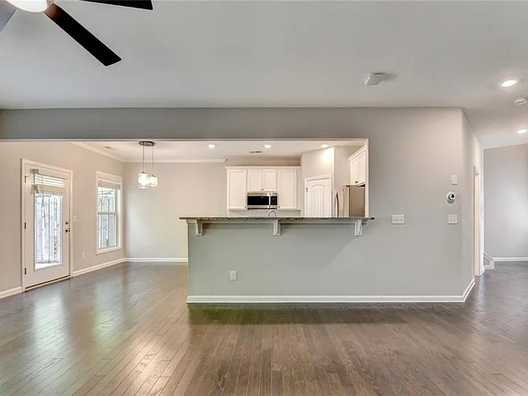 7245 Heritage Oak Ct — Photo 10