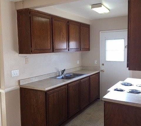 5th image of 2637 Tiller Ave