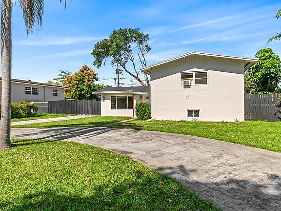 2nd image of 1215 NE 200th Street