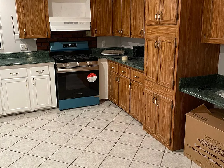 3075 Glen Wallace Dr — Photo 54