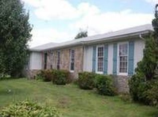 7707 Commonwealth Dr, Crestwood, KY 40014