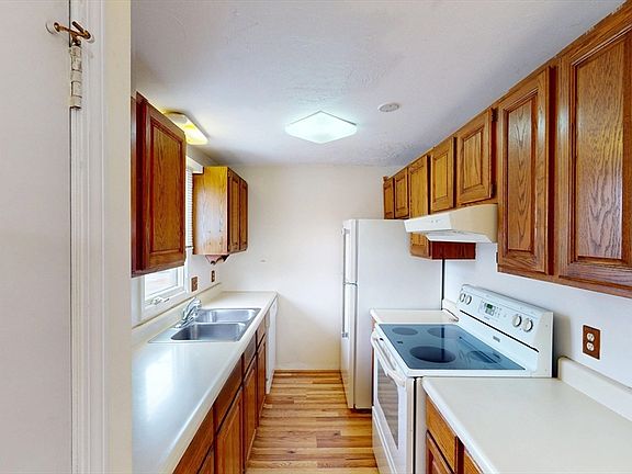 3rd image of 127 Cortland Cir Unit 127