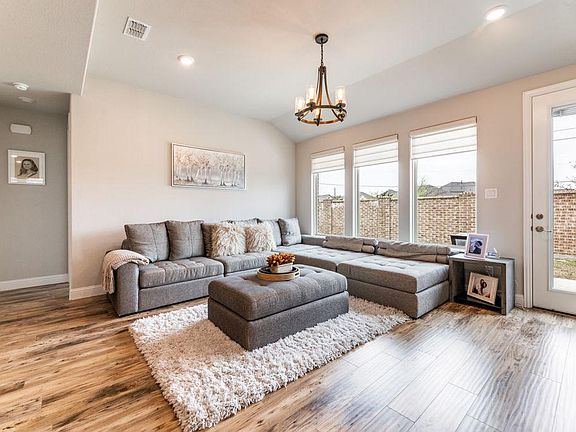 3rd image of 4837 Telluride Ln