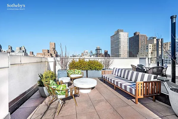 Sold by Sotheby's International Realty | media 38