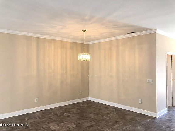 4th image of 1694 Honeybee Ln