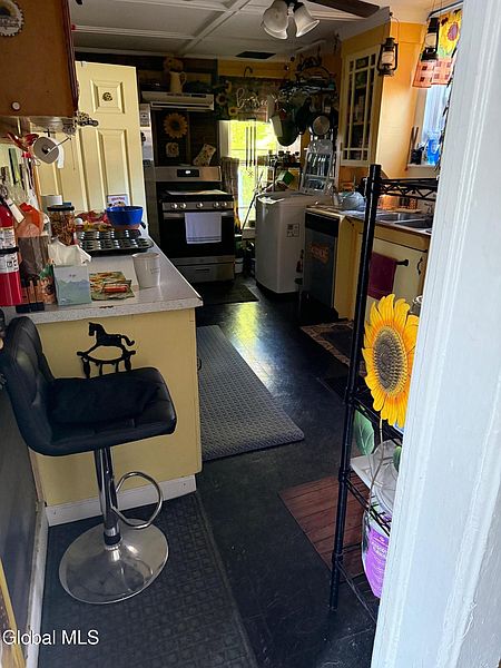 5th image of 5 Pacific Street