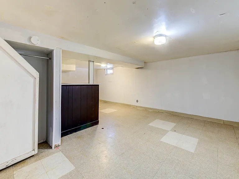 7865 Wayne Ave — Photo 14
