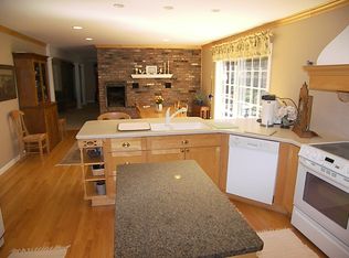 16750 Auburn Rd, Chagrin Falls, OH 44023