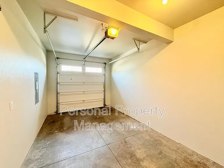 417 NE Repass Rd #2 — Photo 25