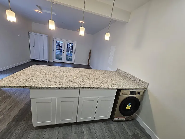 2702 Grove St #4 — Photo 3