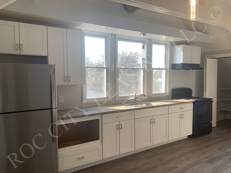 1st image of 965 Monroe Ave #5