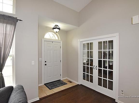 3rd image of 463 Barnaby Dr