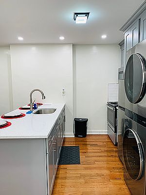 4th image of 14 Verona Pl APT 1
