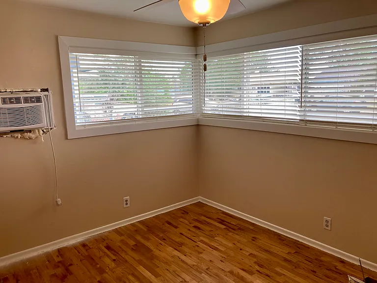 507 Canterbury Ln — Photo 11