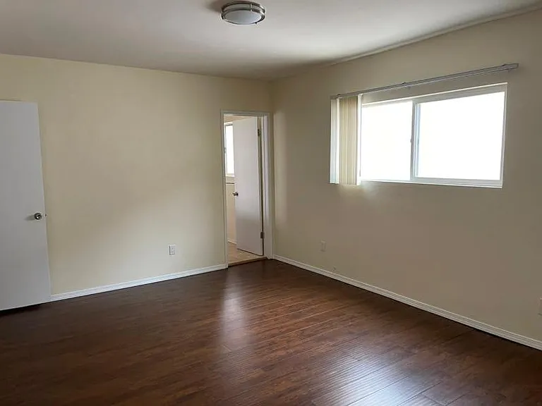 2104 Huntington Ln #C — Photo 12